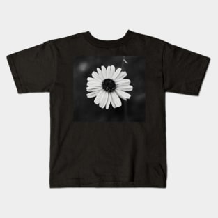 Black and white daisy flower Kids T-Shirt